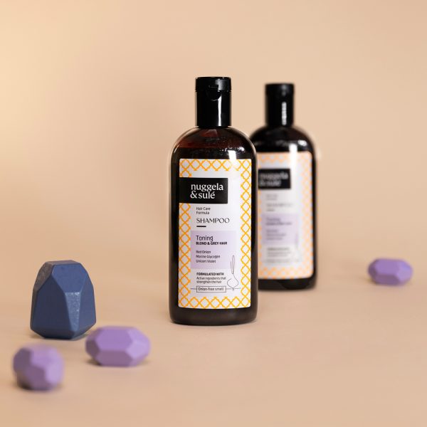 sampon nuantator pentru par blond alb sau gri 250ml nuggela sule 029492.jpg