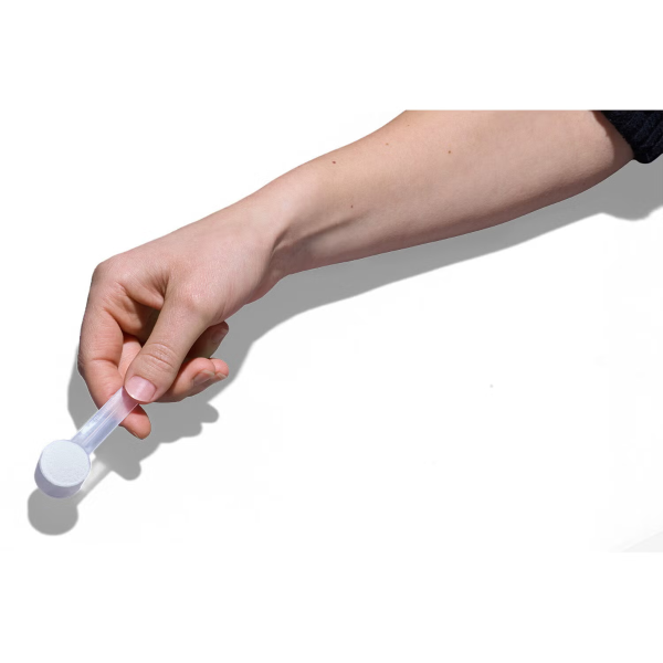 3.652104 gnc az magnesium powder hand.png