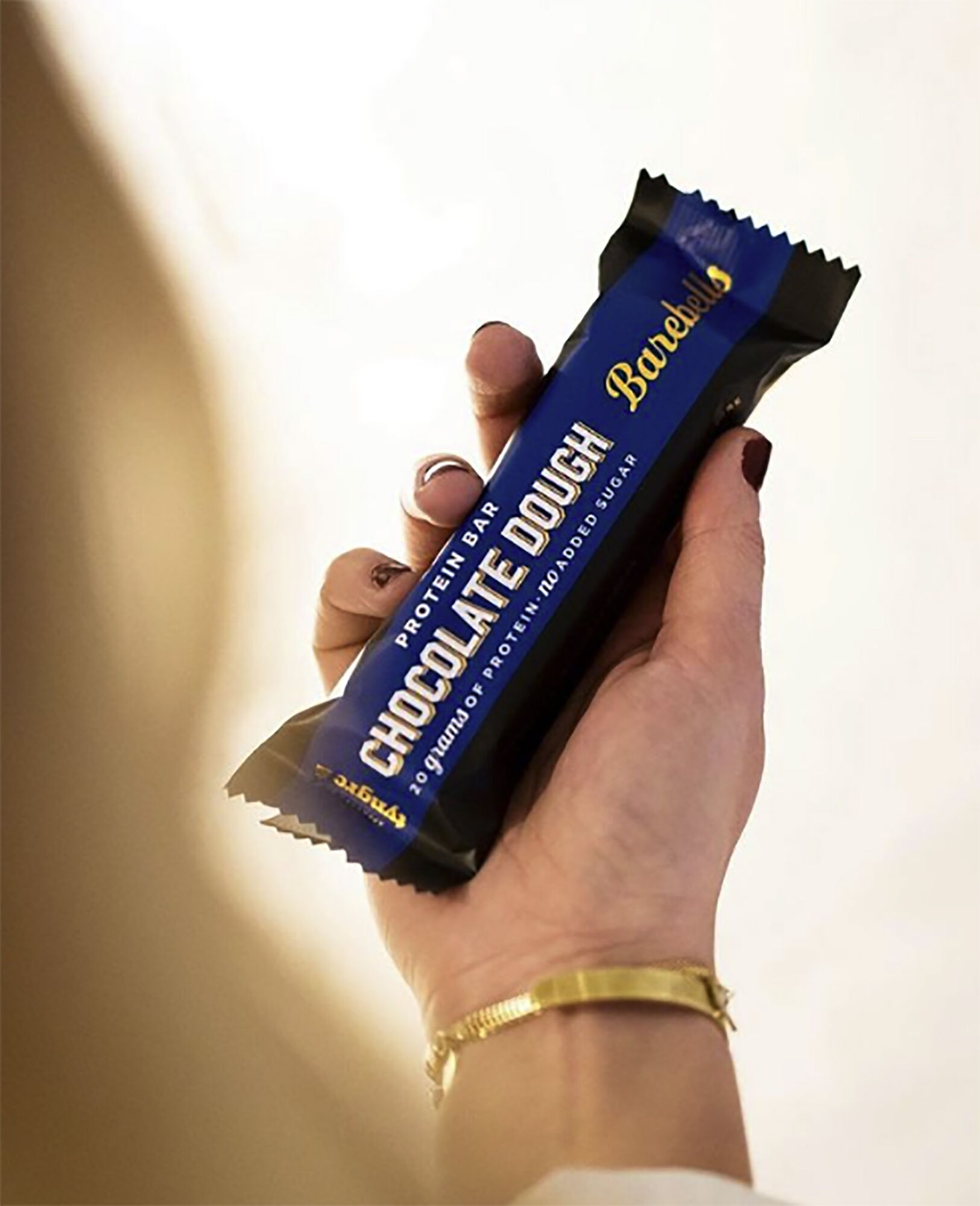 574924 web barebells protein bar chocolate dough bar alt1.jpg